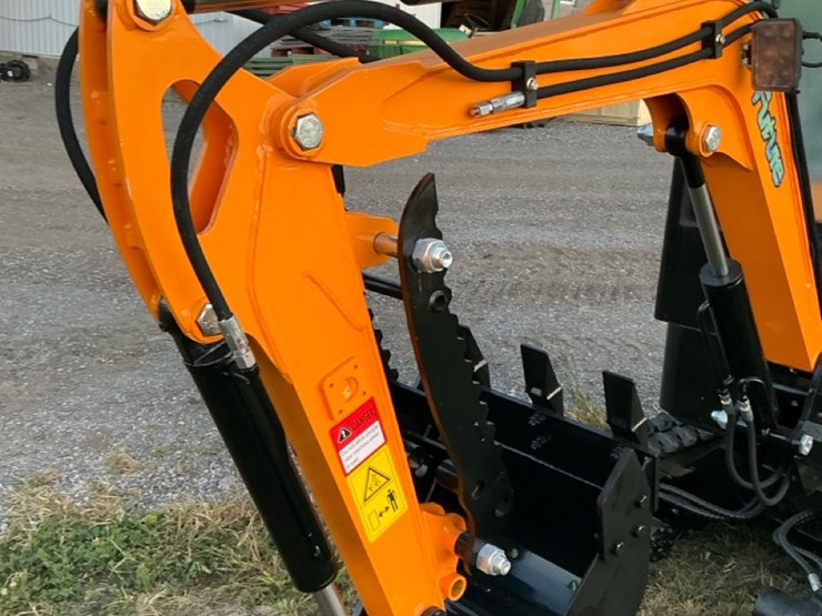 #1208-•-unused-future-ft13c-mini-excavator-image-13