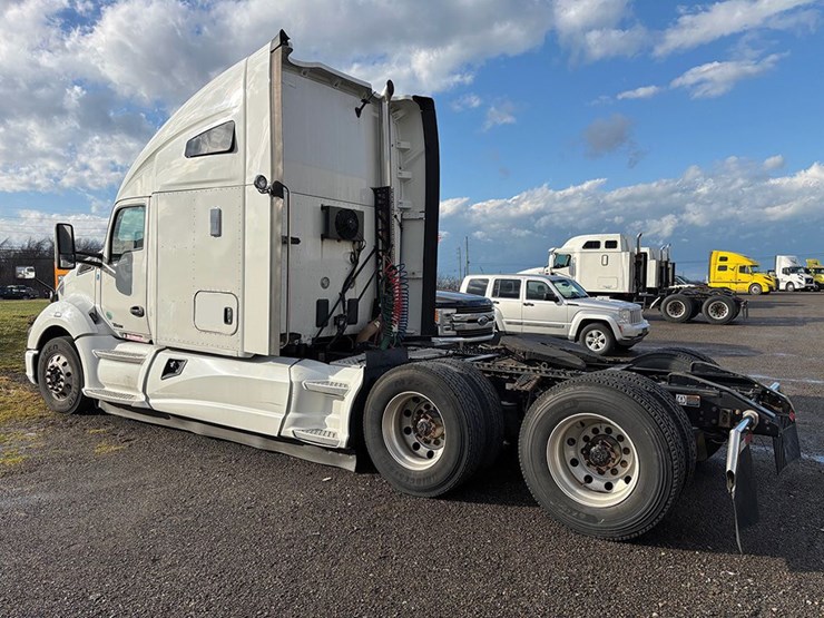 2020-kenworth-t680-image-4