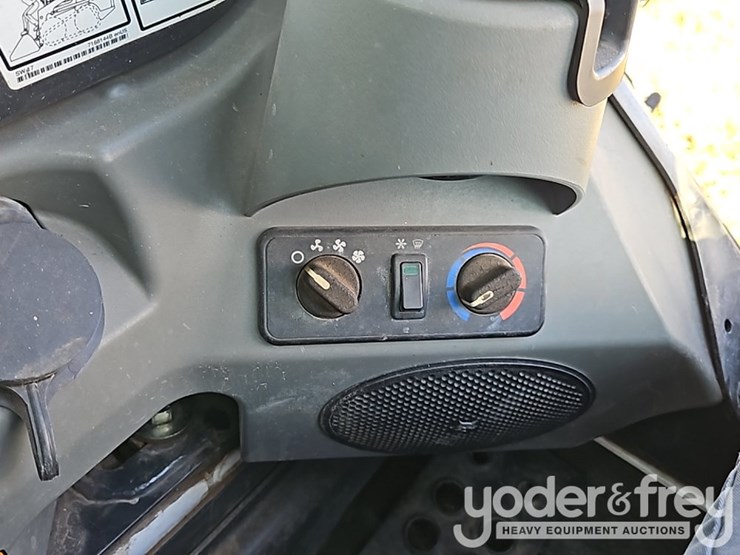 2019-bobcat-t595-image-20