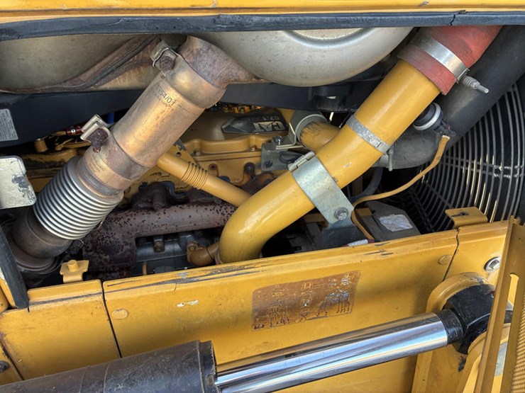 2016-caterpillar-d6n-lgp-image-62