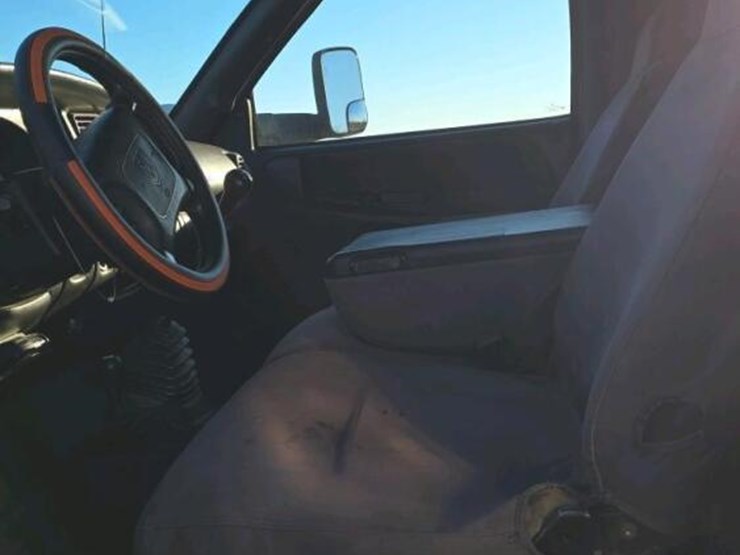 2001-dodge-4wd-flatbed-truck,-s/n-3b7kf26631m286813:-5.9l-diesel,-5-sp.,-tool-box,-5th-wheel-hitch,-odometer-shows-288k-mi.-image-17