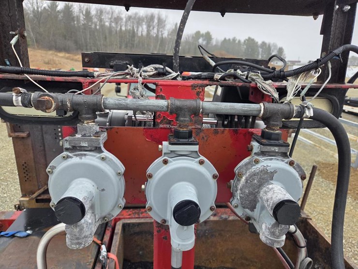 2013-international-durastar-4300-image-43