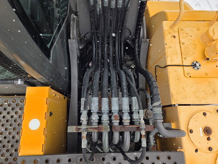 2010-volvo-ew180c-image-47