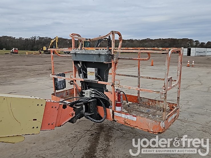 2015-jlg-600s-image-9