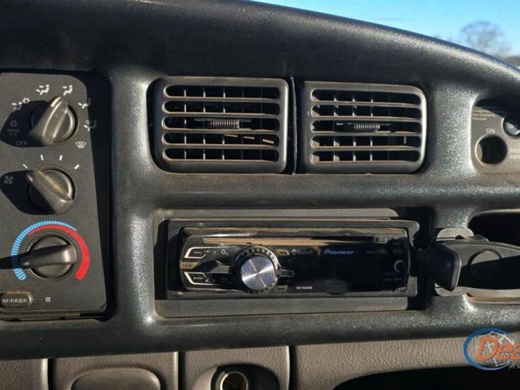 2001-dodge-4wd-flatbed-truck,-s/n-3b7kf26631m286813:-5.9l-diesel,-5-sp.,-tool-box,-5th-wheel-hitch,-odometer-shows-288k-mi.-image-20