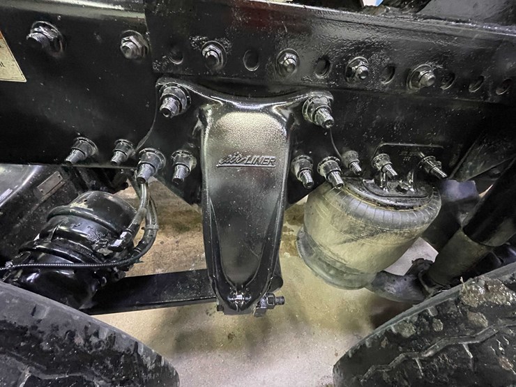 #6227-•-2018-freightliner-cascadia-day-cab-semi-truck-(title-in-delay)-image-42