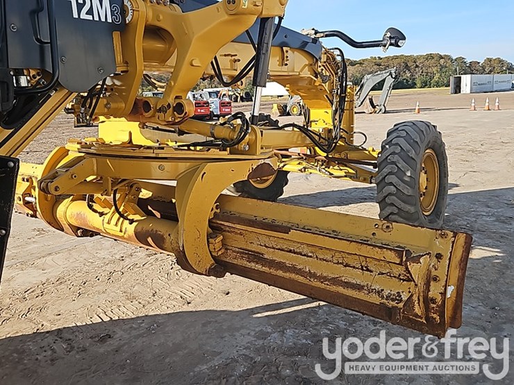 2018-caterpillar-12m3-image-9