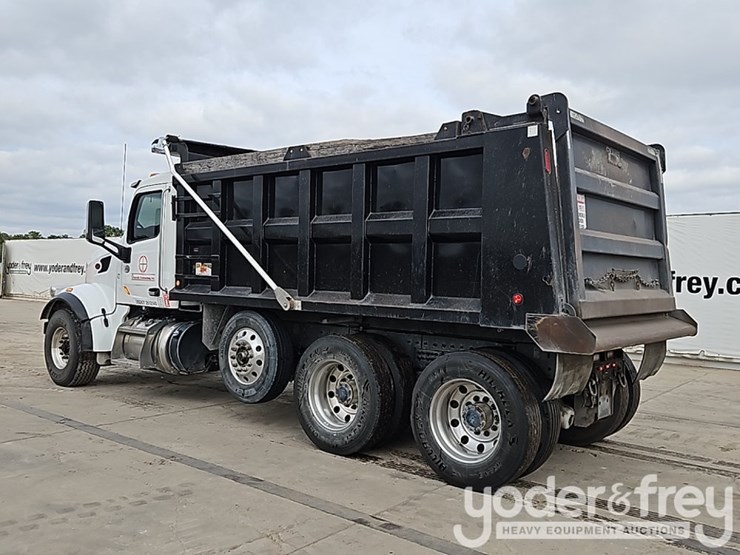 2021-peterbilt-567-image-4