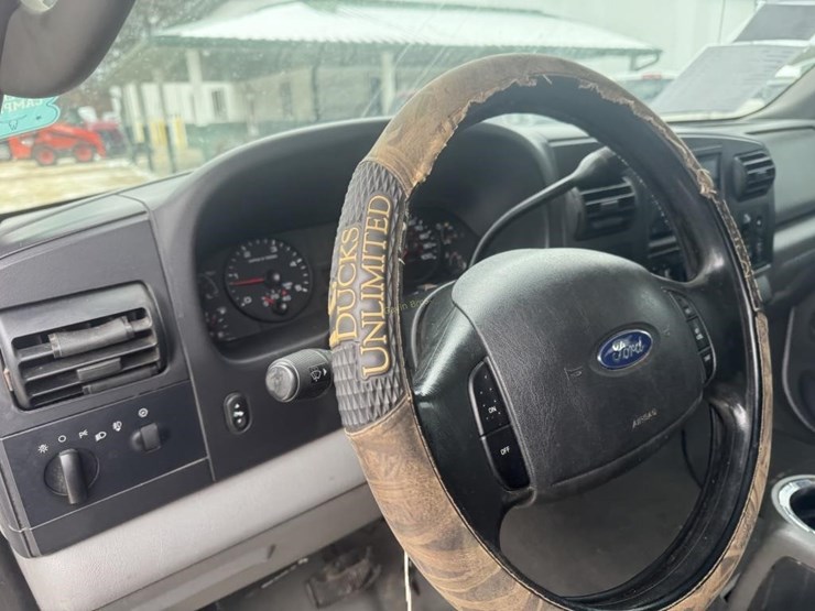 2005-ford-f350-image-18