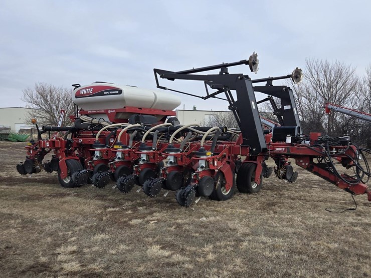 2006-white-8516-image-1