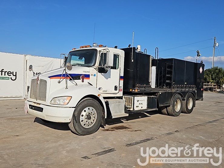 2014-kenworth-t300-image-1