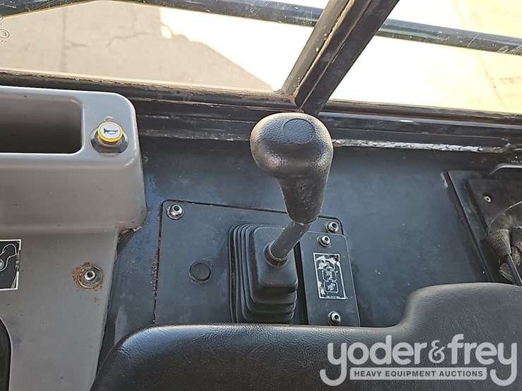 2022-komatsu-d61px-24-image-33