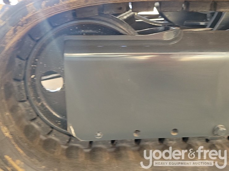 2023-komatsu-pc55mr-image-13