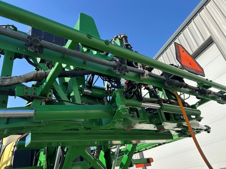 2015-john-deere-r4030-image-41