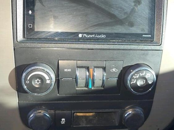 2013-chevrolet-tahoe-image-20