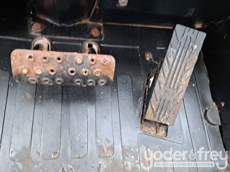 2019-jcb-940-image-32