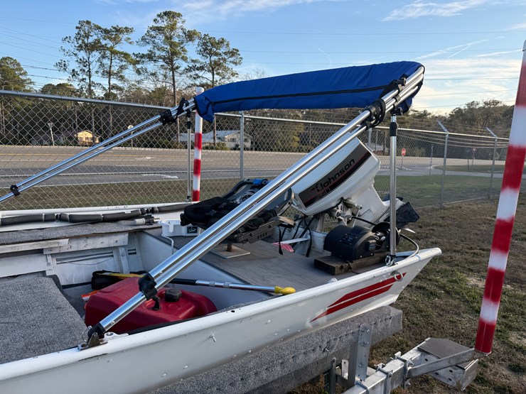 #27-•-#5193-•-12’-welded-aluminum-boat-with-johnson-50vro-motor-and-minn-kota-trolling-motor-on-trailer-image-8