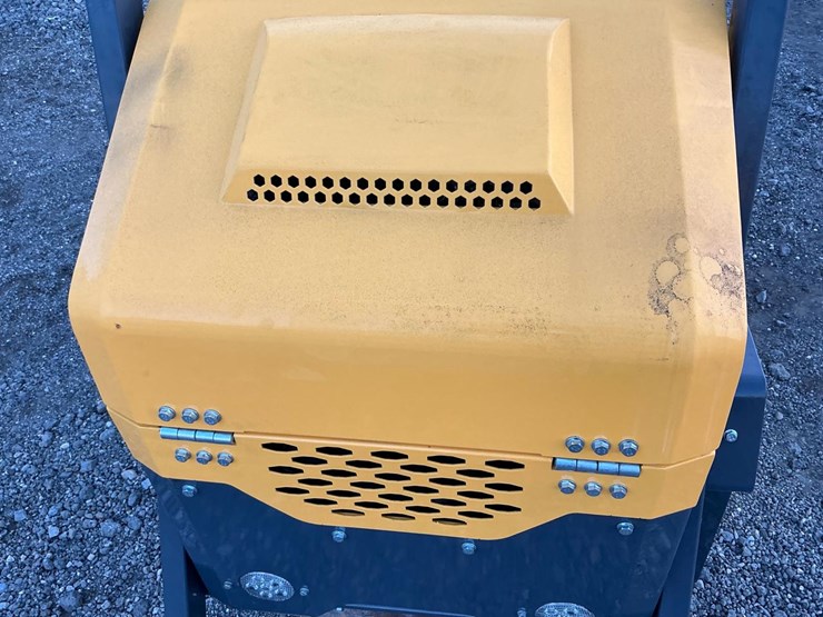 #1253-•-unused-future-ft1000-ride-on-road-roller-image-10