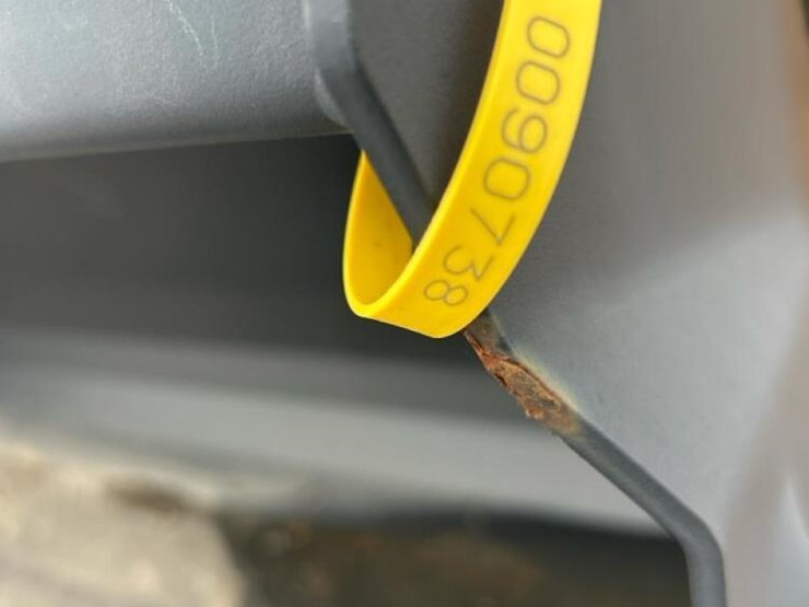 63"-hd-bucket,-s/n-00856-w/-teeth-image-7