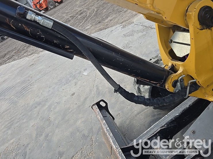 2021-caterpillar-303-image-37