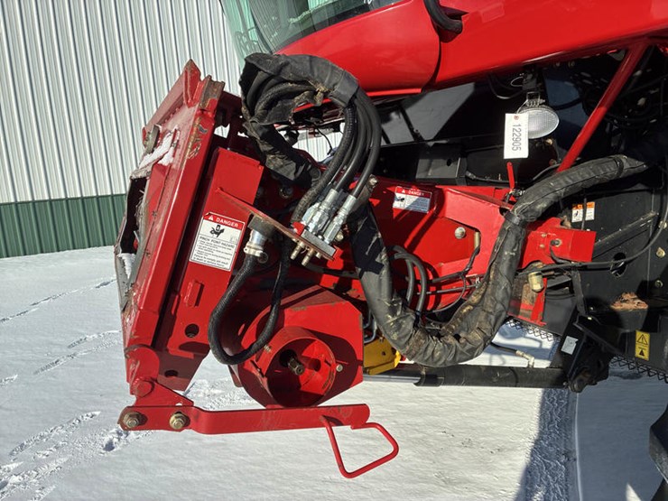 2010-case-ih-6088-image-25