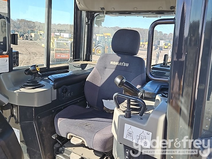 2021-komatsu-d51px-24-image-27