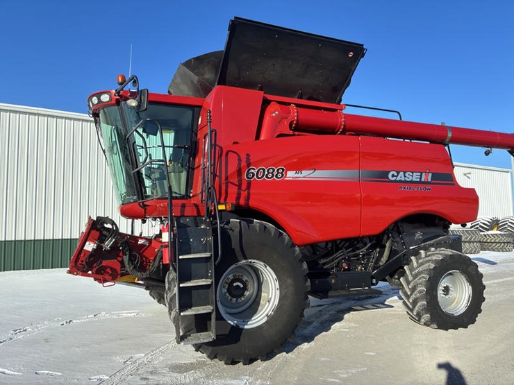 2010-case-ih-6088-image-1