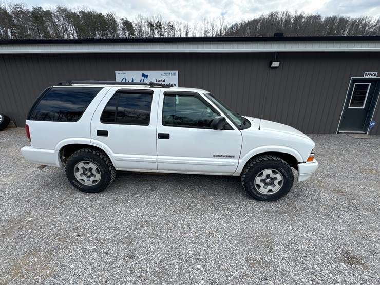 2004-chevrolet-blazer-image-3