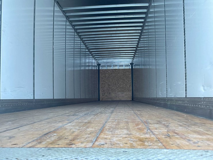 2023-stoughton-trailer-image-40