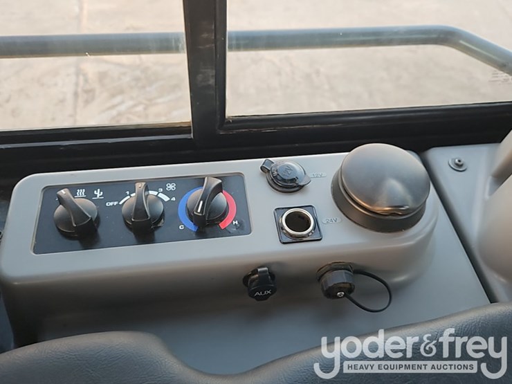 2023-komatsu-d51pxi-24-image-30