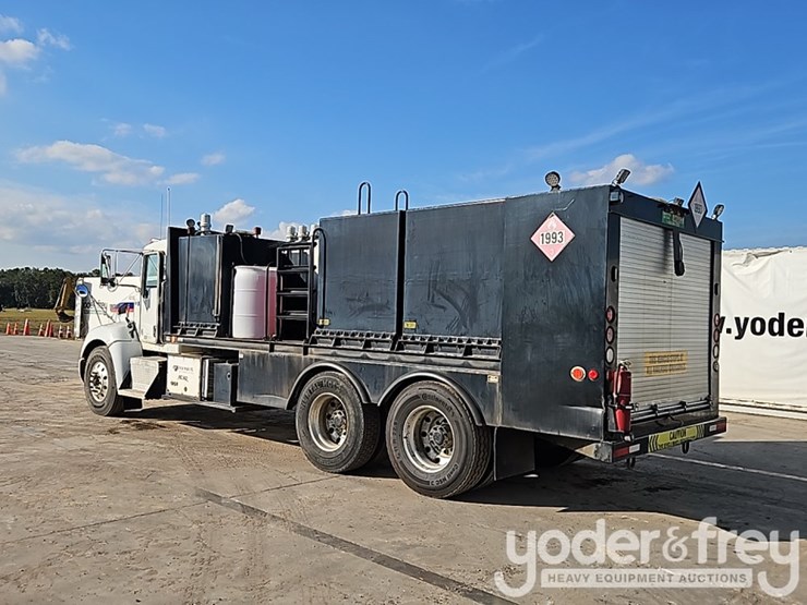 2014-kenworth-t300-image-4