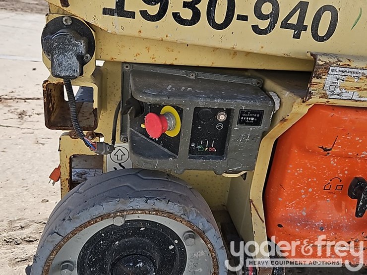 2016-jlg-1930es-image-15