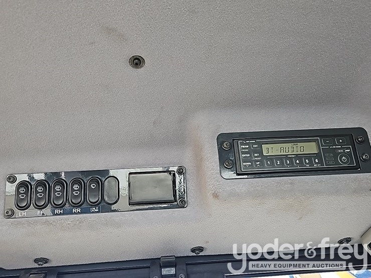 2021-komatsu-d51pxi-24-image-34