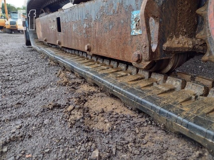 2022-deere-26g-image-30