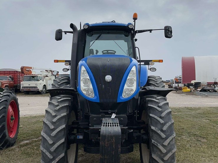 2012-new-holland-275-image-2