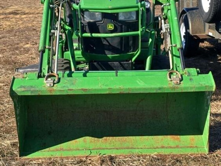 2016-john-deere-1025r-image-2