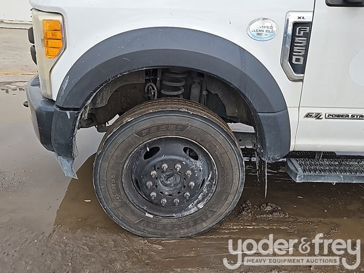 2017-ford-f550-image-11