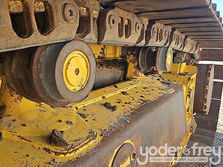 2023-komatsu-d71px-24-image-22