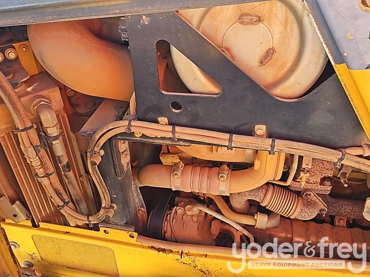 2017-deere-700k-lgp-image-26