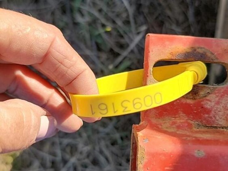 pallet-of-monosem-brackets-&-hoppers-image-3