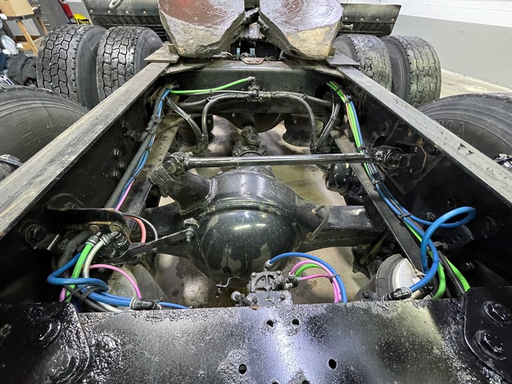 #6227-•-2018-freightliner-cascadia-day-cab-semi-truck-(title-in-delay)-image-53