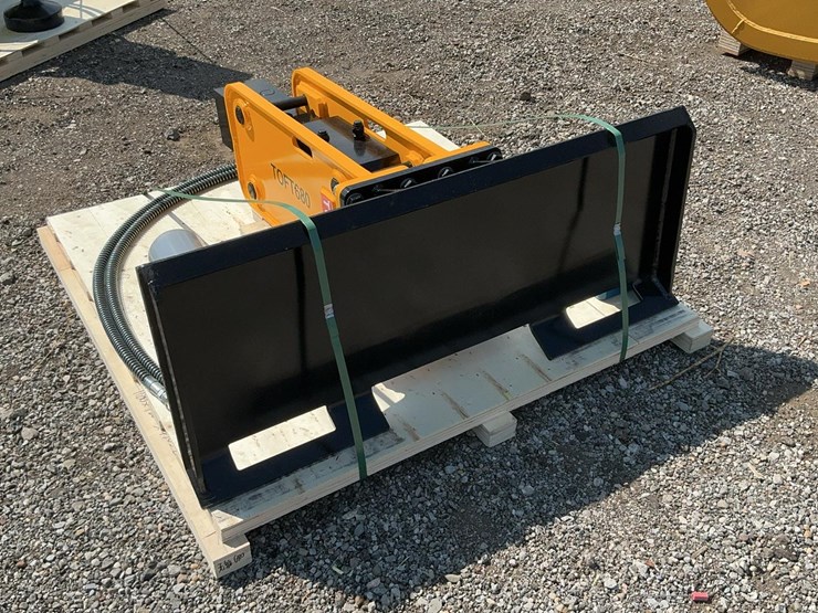 2025-new-holland-l213-image-5