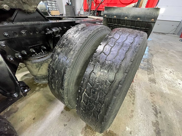 #6227-•-2018-freightliner-cascadia-day-cab-semi-truck-(title-in-delay)-image-41