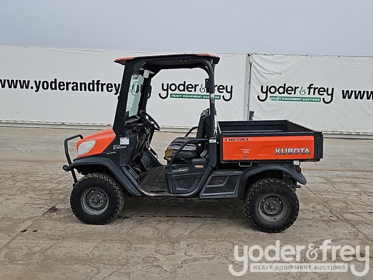 2014-kubota-rtv-x900-image-3