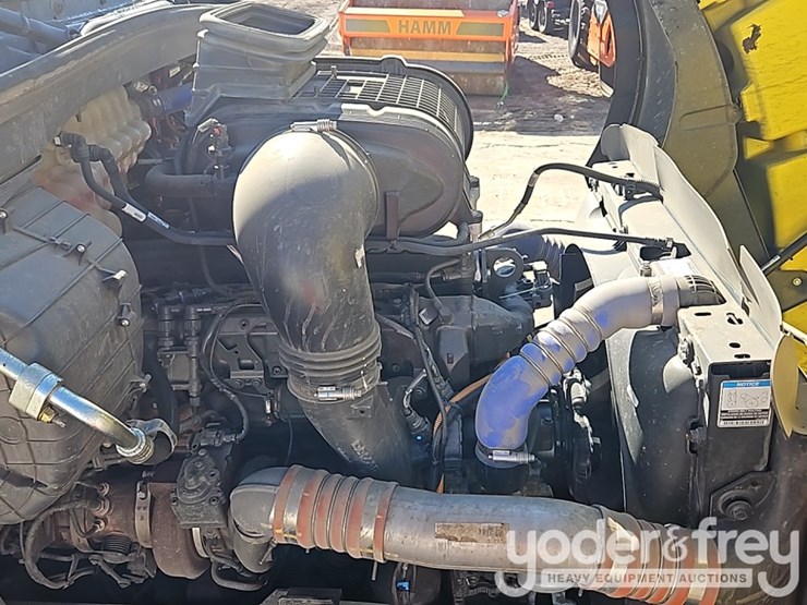 2024-peterbilt-579-image-25