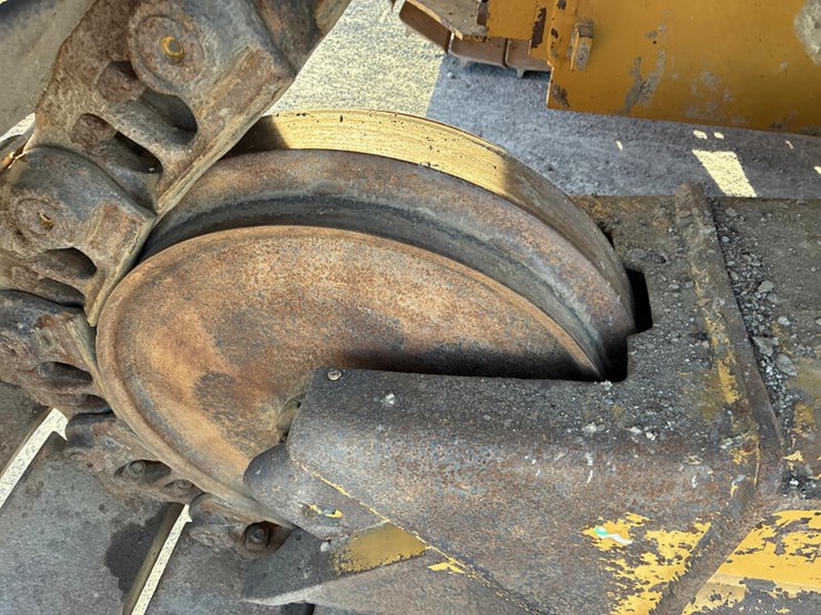 2016-caterpillar-d6n-lgp-image-45