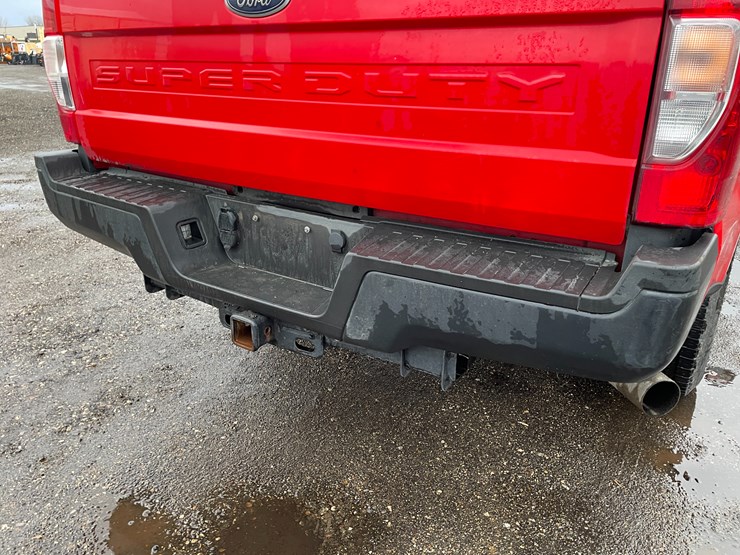 2021-ford-f350-xl-image-23