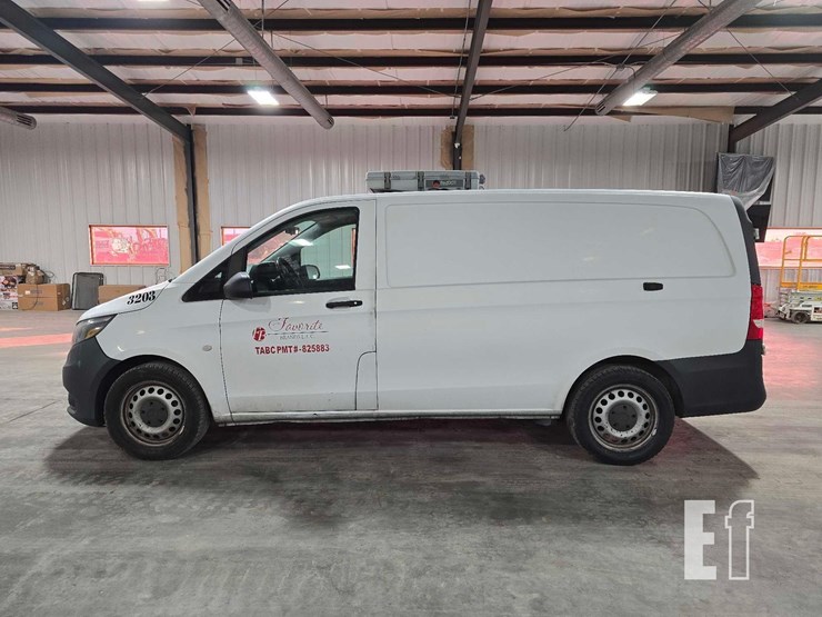 2017-mercedes-benz-metris-image-5