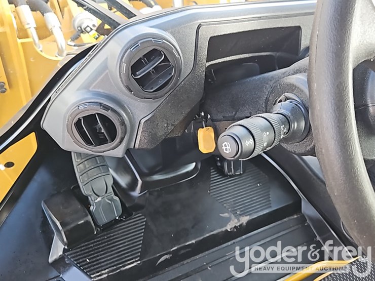 2026-caterpillar-930-image-32