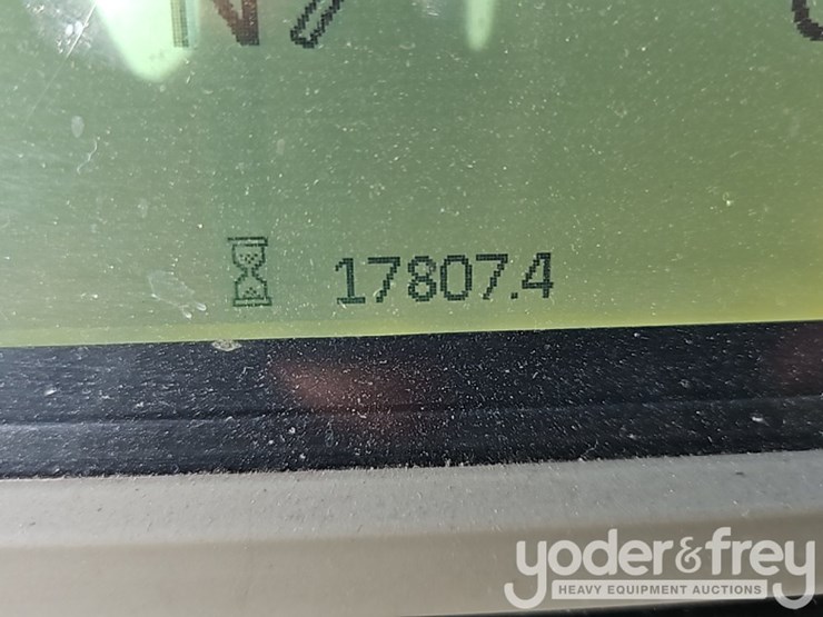 2016-caterpillar-725c2-image-37